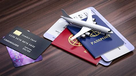 is it smart to get a travel credit card|multiple credit cards for traveling.